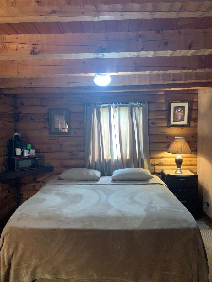 Log Cabin In The Field Huntington Εξωτερικό φωτογραφία